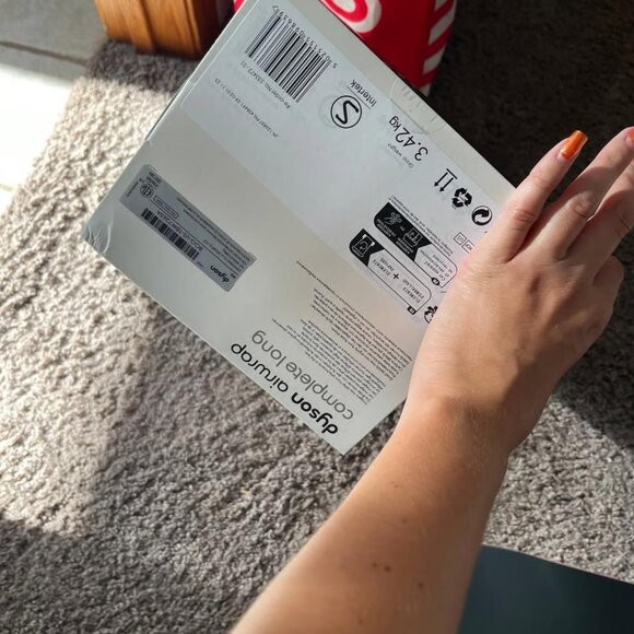 Limited Edition Ceramic Pink and Rose Gold Dyson Airwrap Multi-Styler - Picture 9 of 9